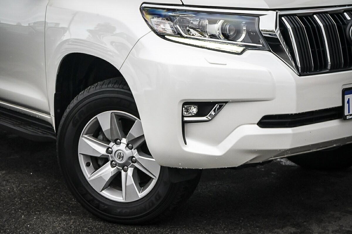 Toyota Landcruiser Prado image 2