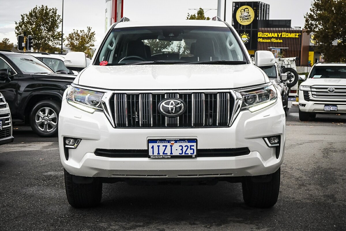 Toyota Landcruiser Prado image 3