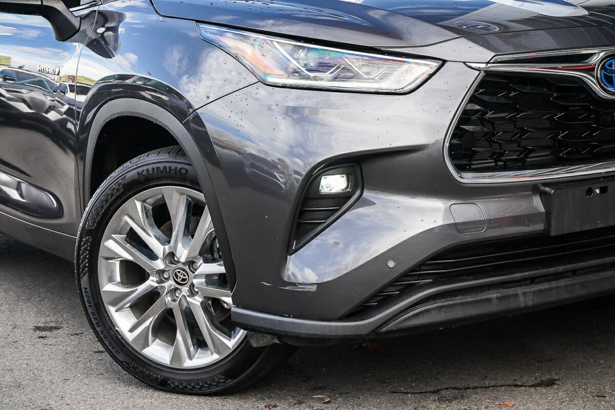 Toyota Kluger image 2