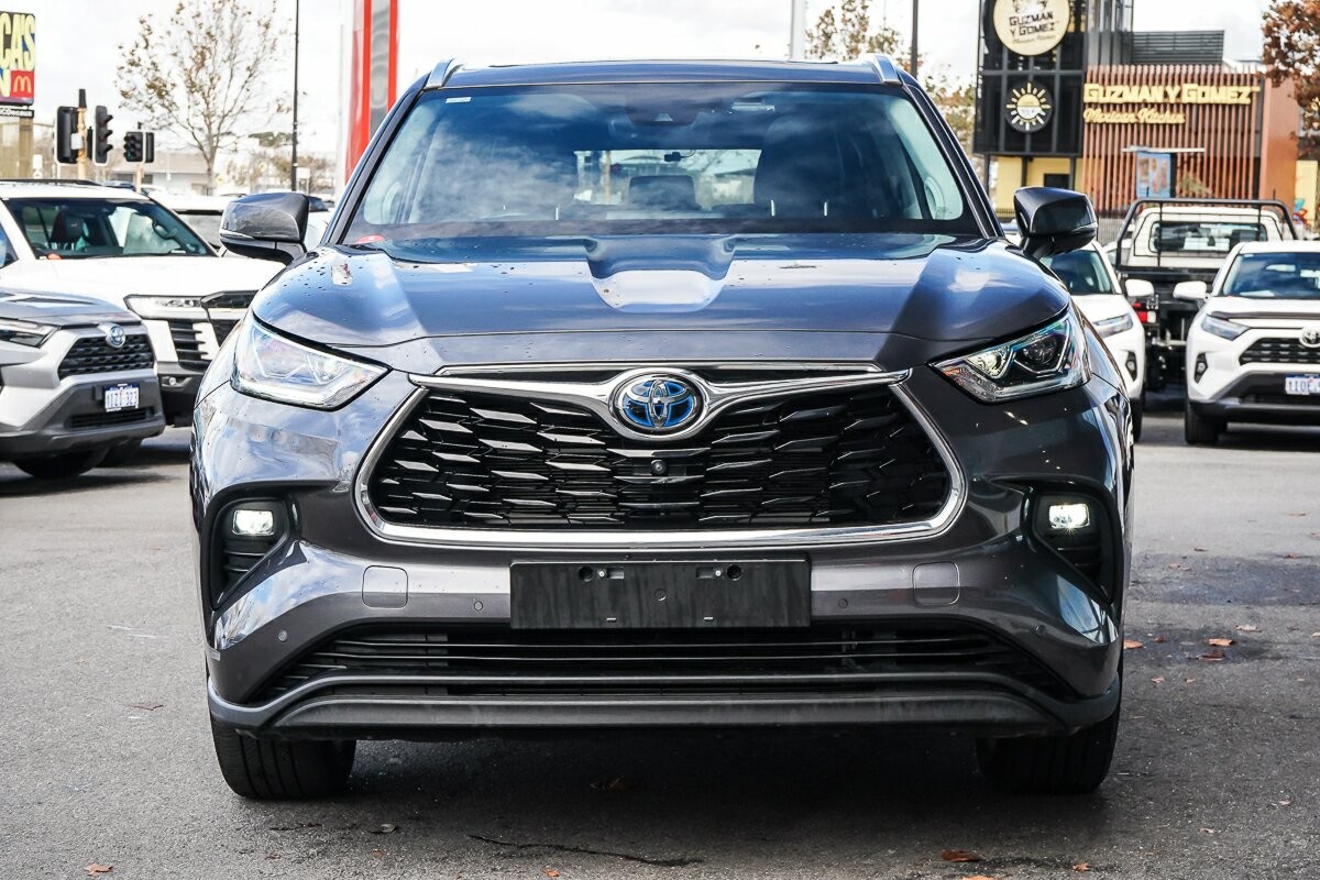 Toyota Kluger image 3
