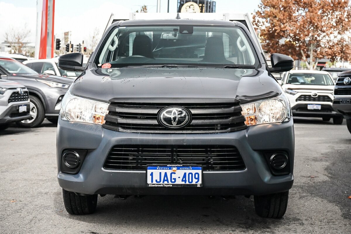 Toyota Hilux image 3