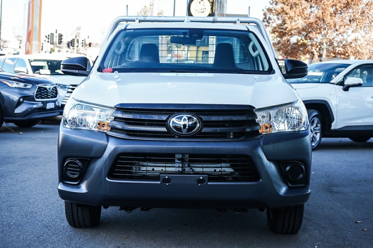 Toyota Hilux image 3