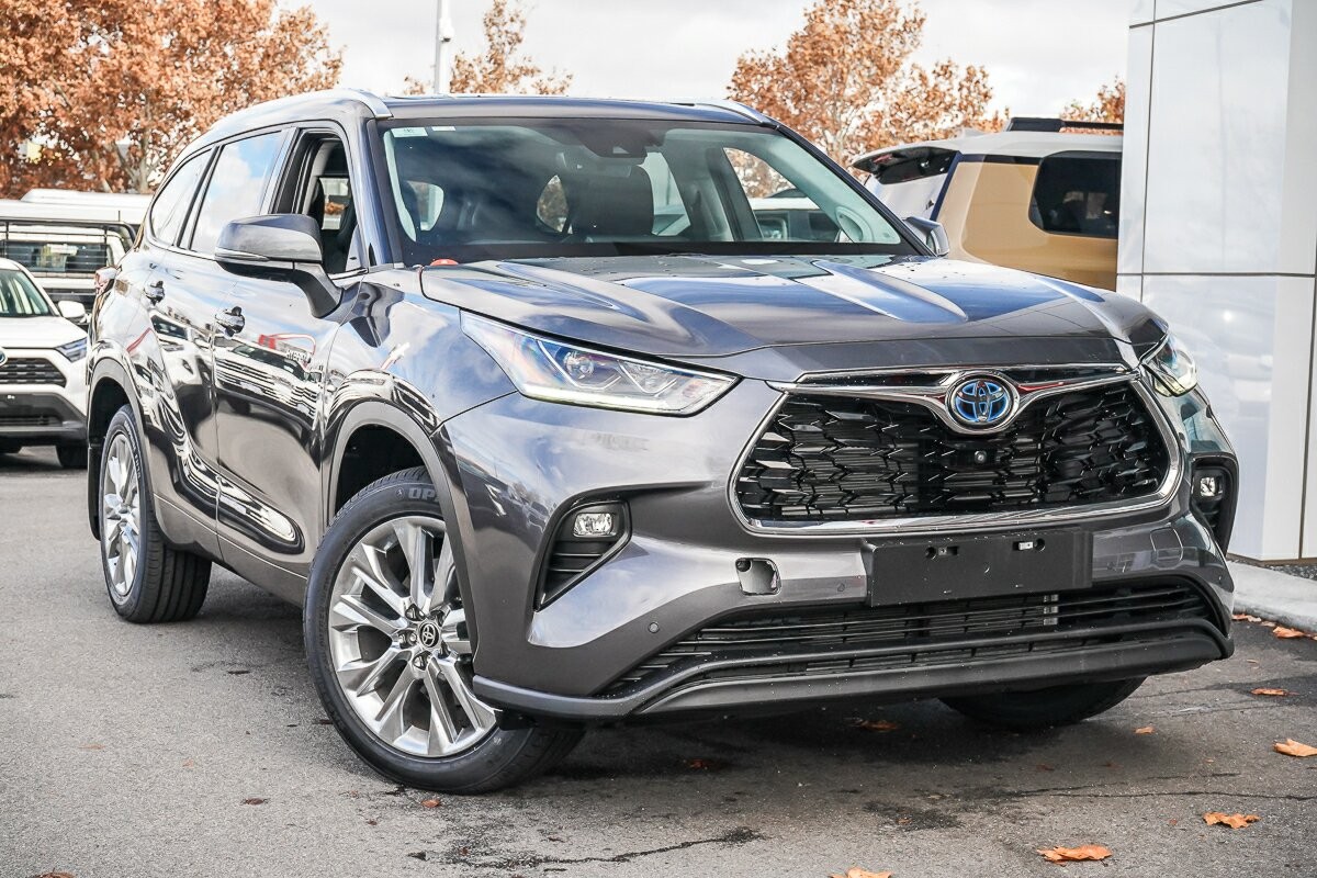 Toyota Kluger image 1
