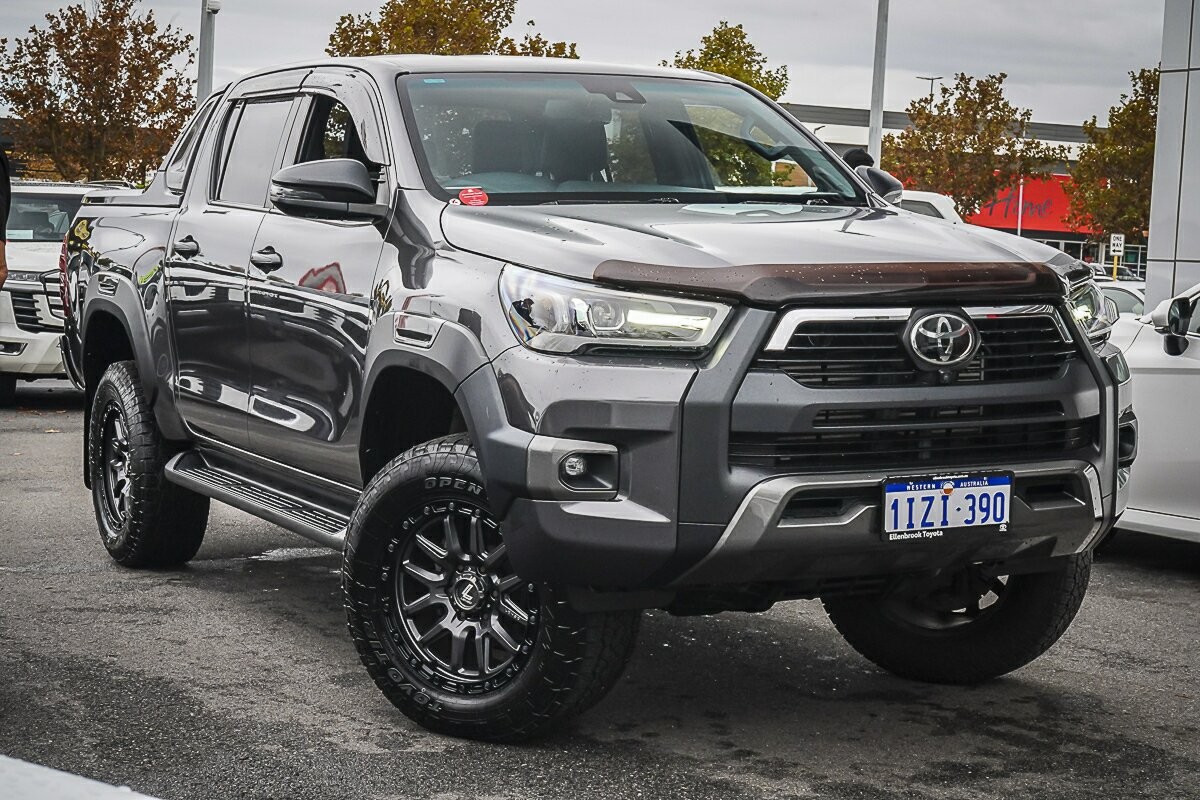 Toyota Hilux image 1