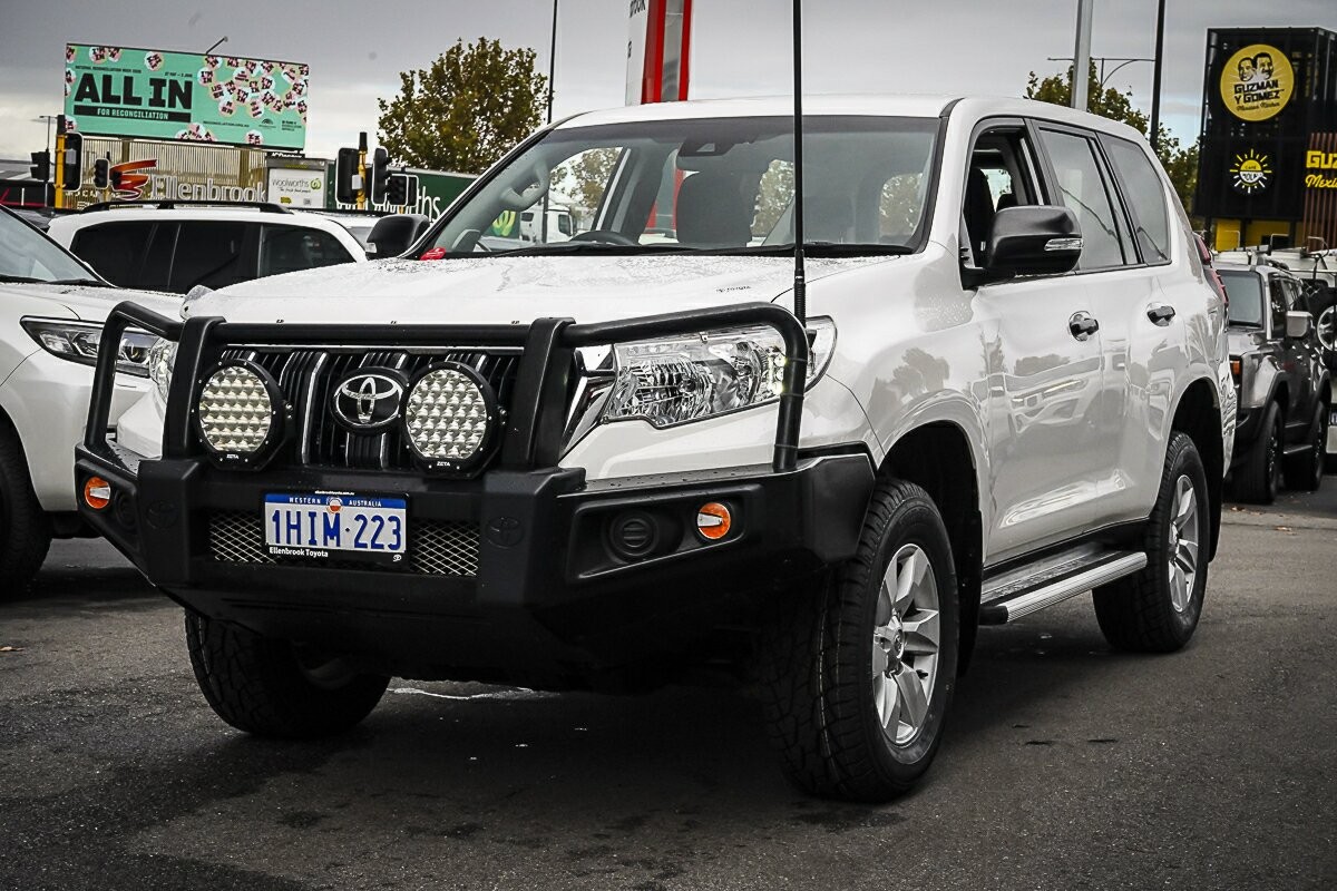 Toyota Landcruiser Prado image 4