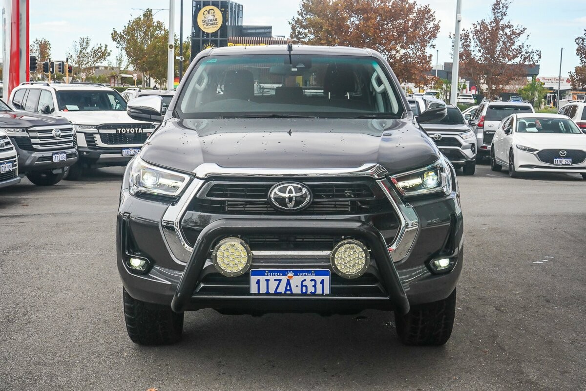 Toyota Hilux image 3