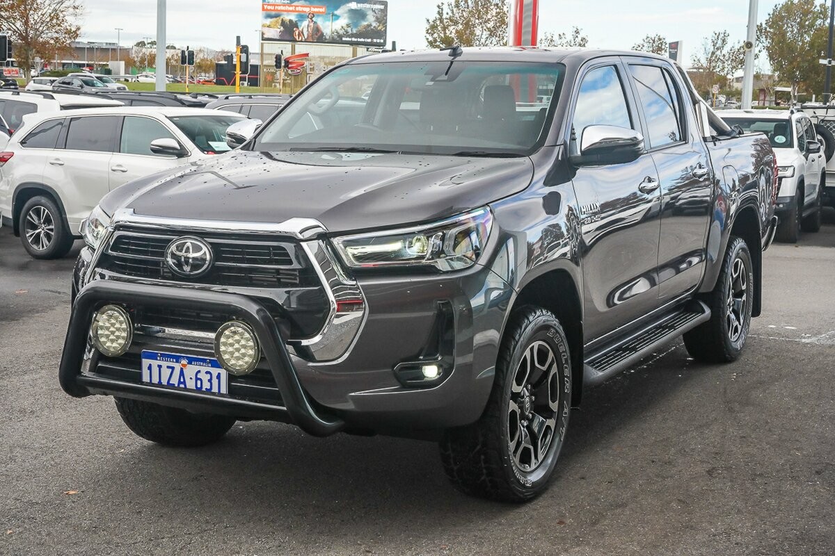 Toyota Hilux image 4