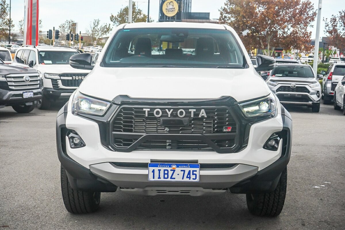 Toyota Hilux image 3