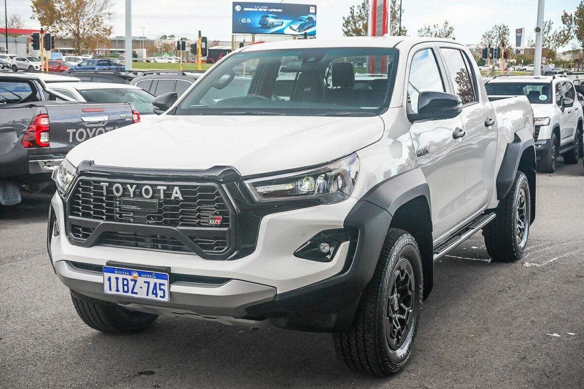Toyota Hilux image 4