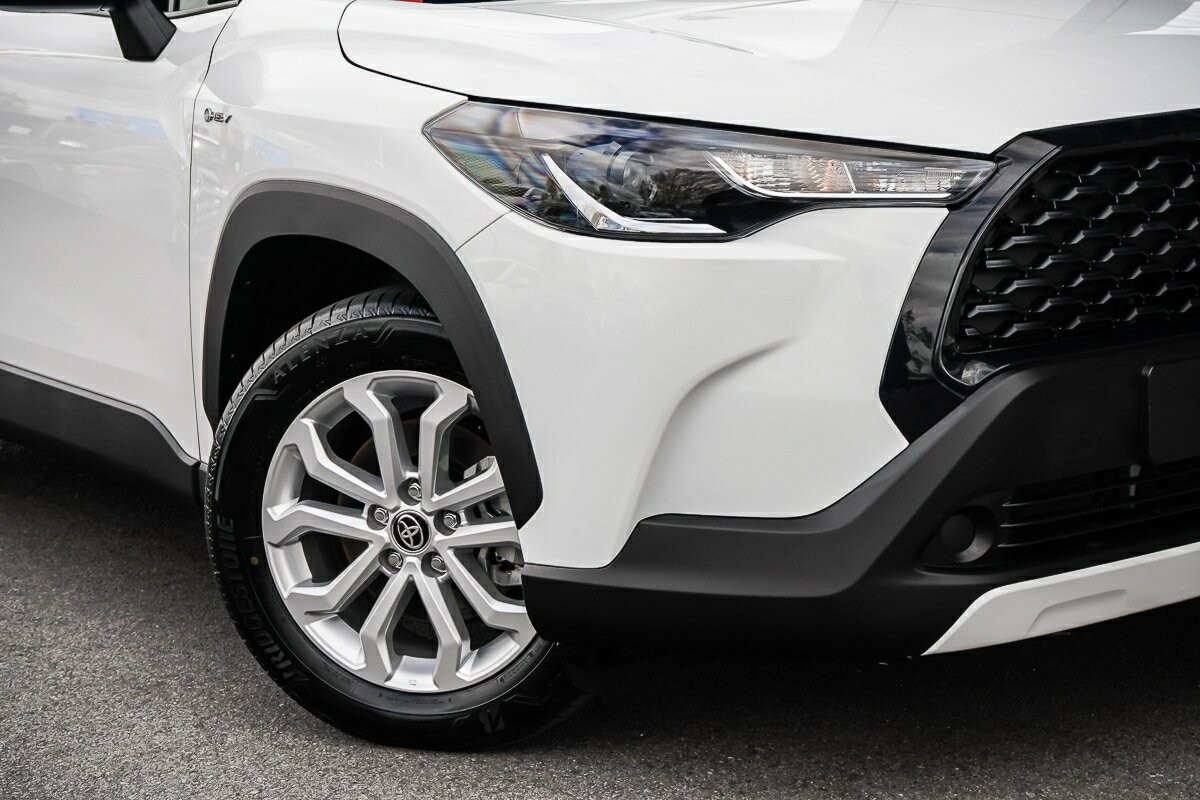 Toyota Corolla Cross image 2