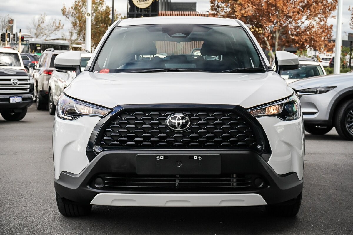 Toyota Corolla Cross image 3