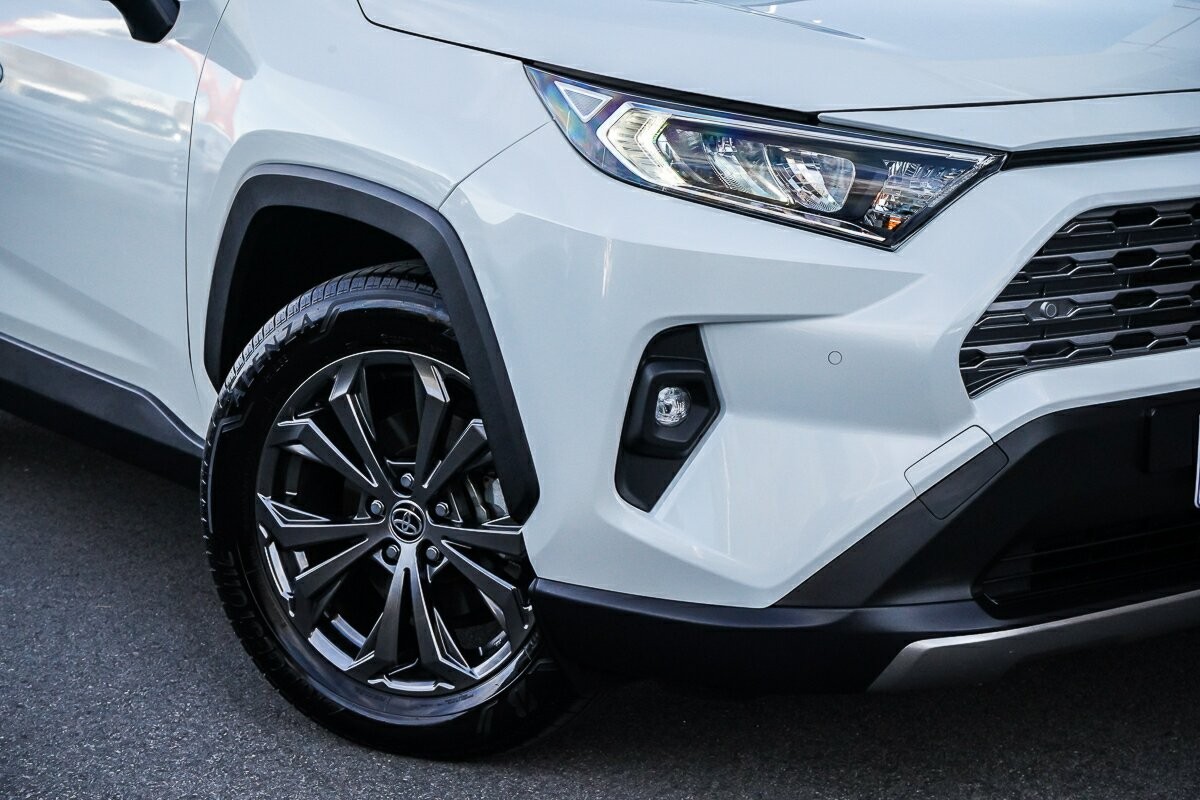 Toyota Rav4 image 2