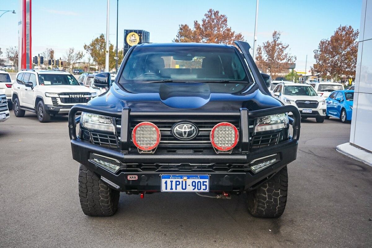 Toyota Landcruiser image 3