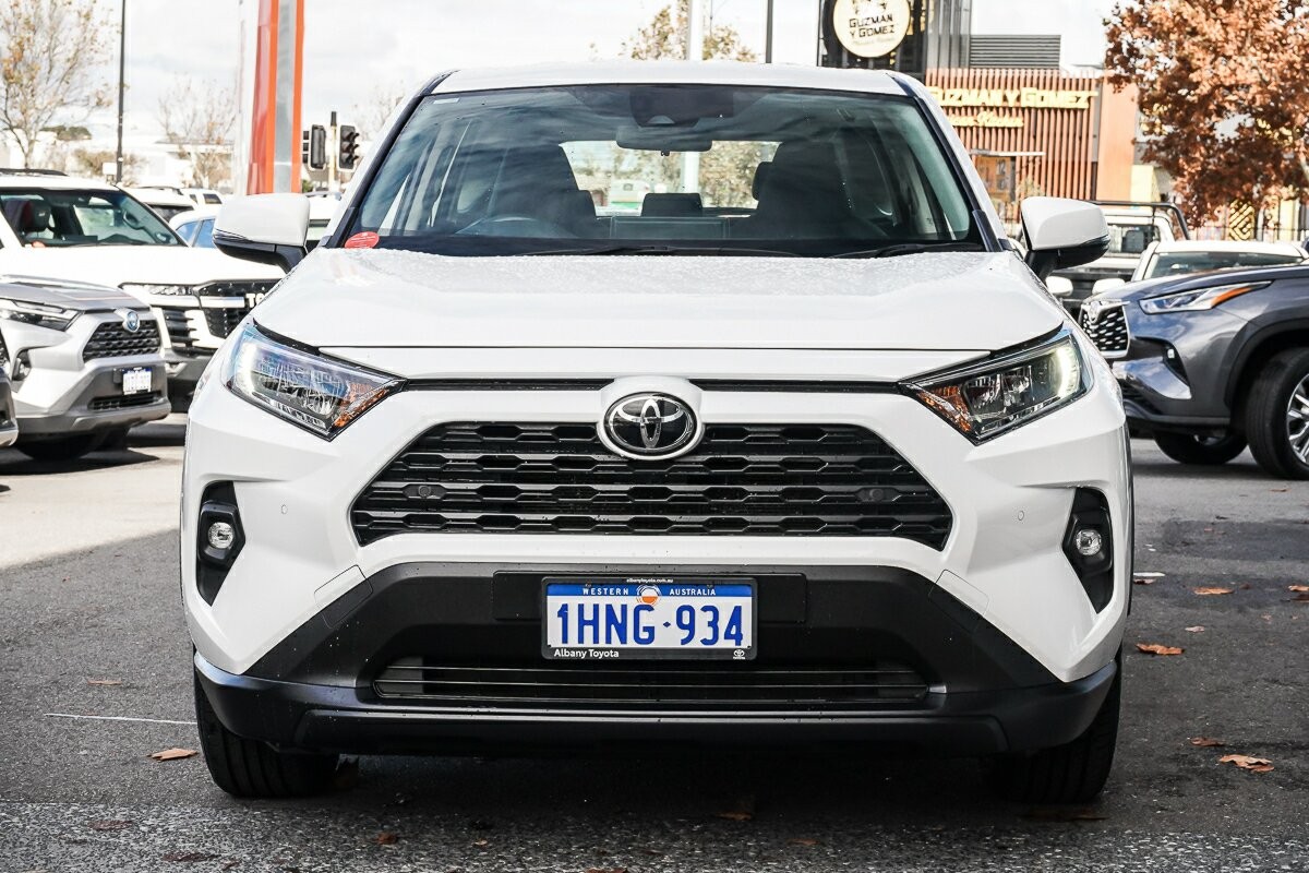Toyota Rav4 image 3