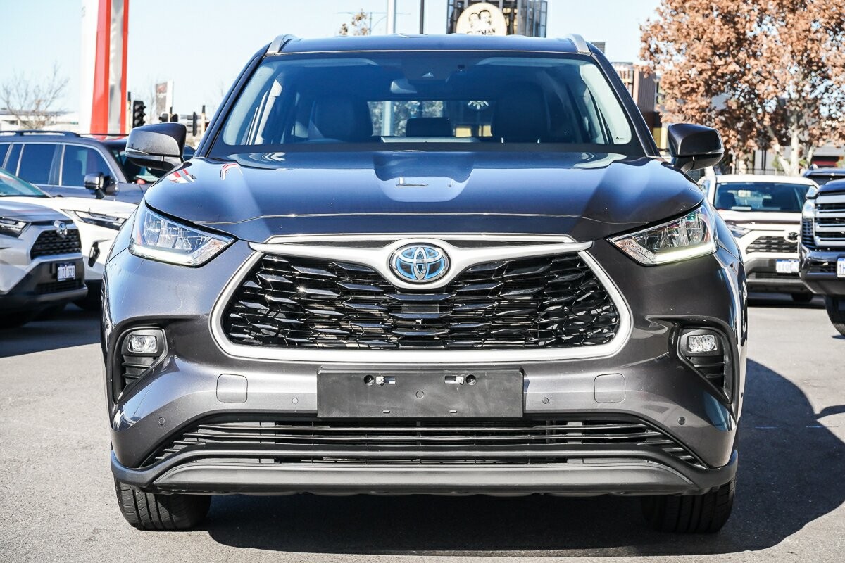 Toyota Kluger image 3