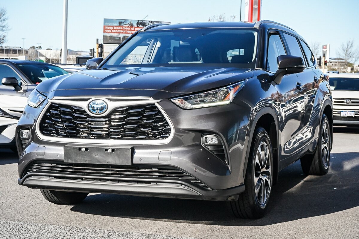 Toyota Kluger image 4