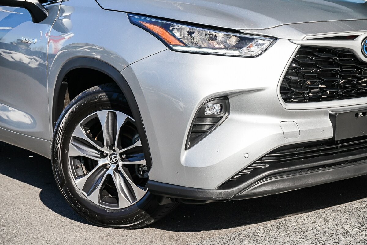 Toyota Kluger image 2