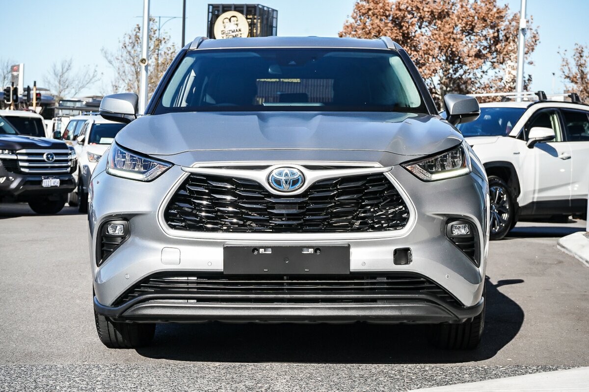 Toyota Kluger image 3
