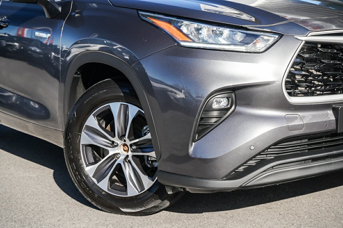 Toyota Kluger image 2