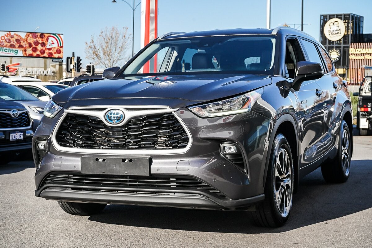 Toyota Kluger image 4