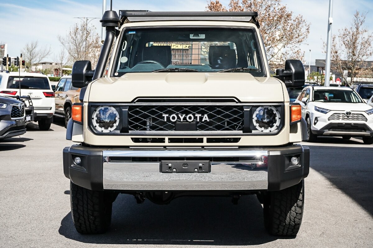 Toyota Landcruiser image 3