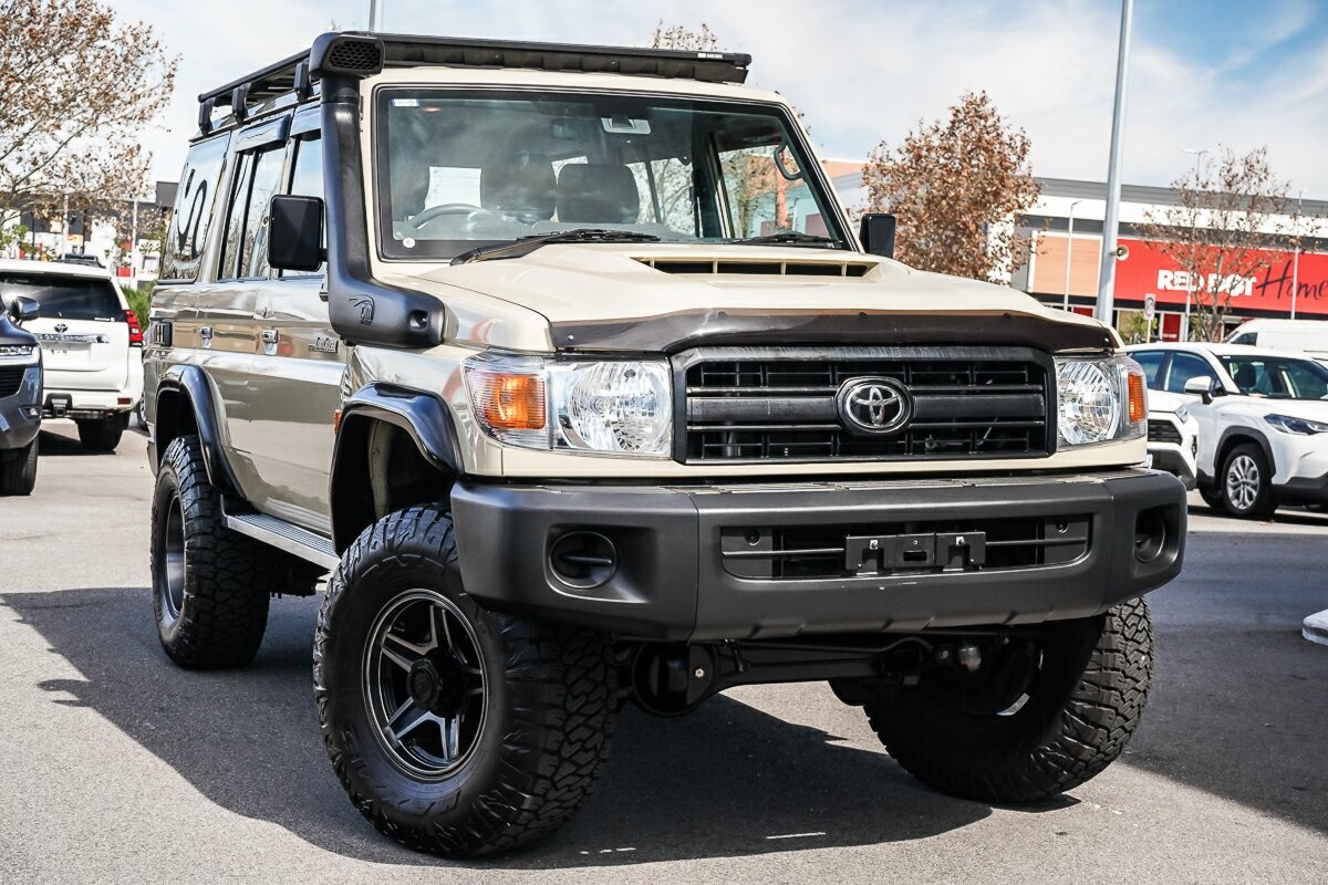 Toyota Landcruiser image 1
