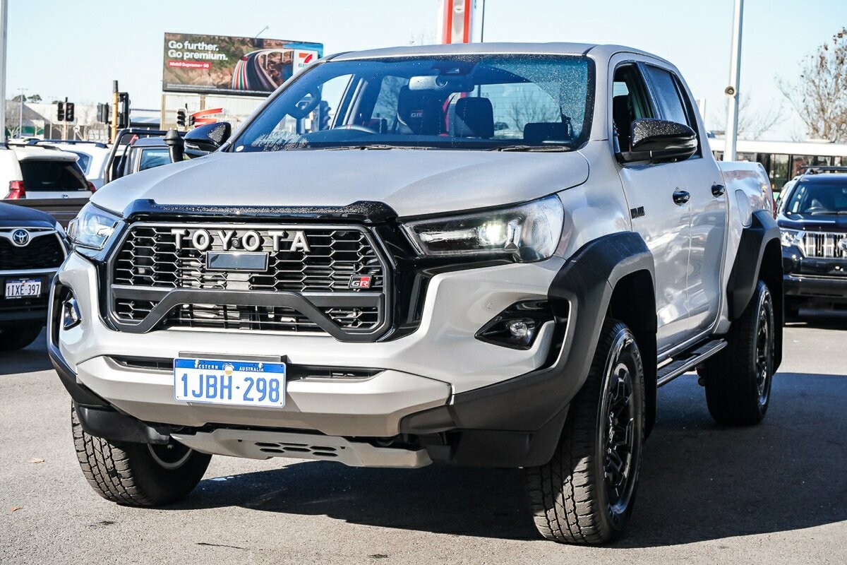 Toyota Hilux image 4