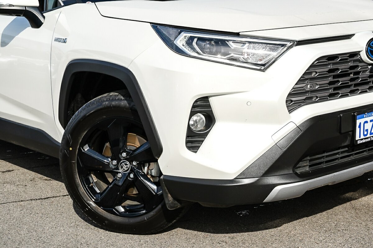 Toyota Rav4 image 2