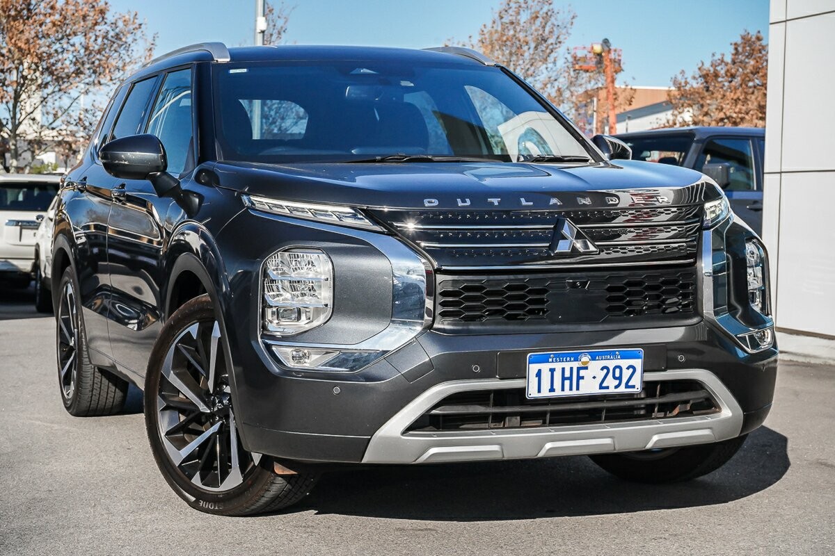 Mitsubishi Outlander image 1