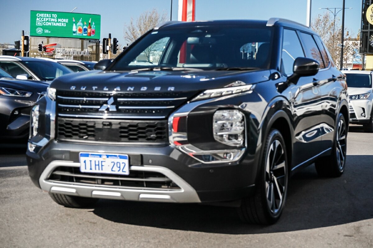 Mitsubishi Outlander image 4