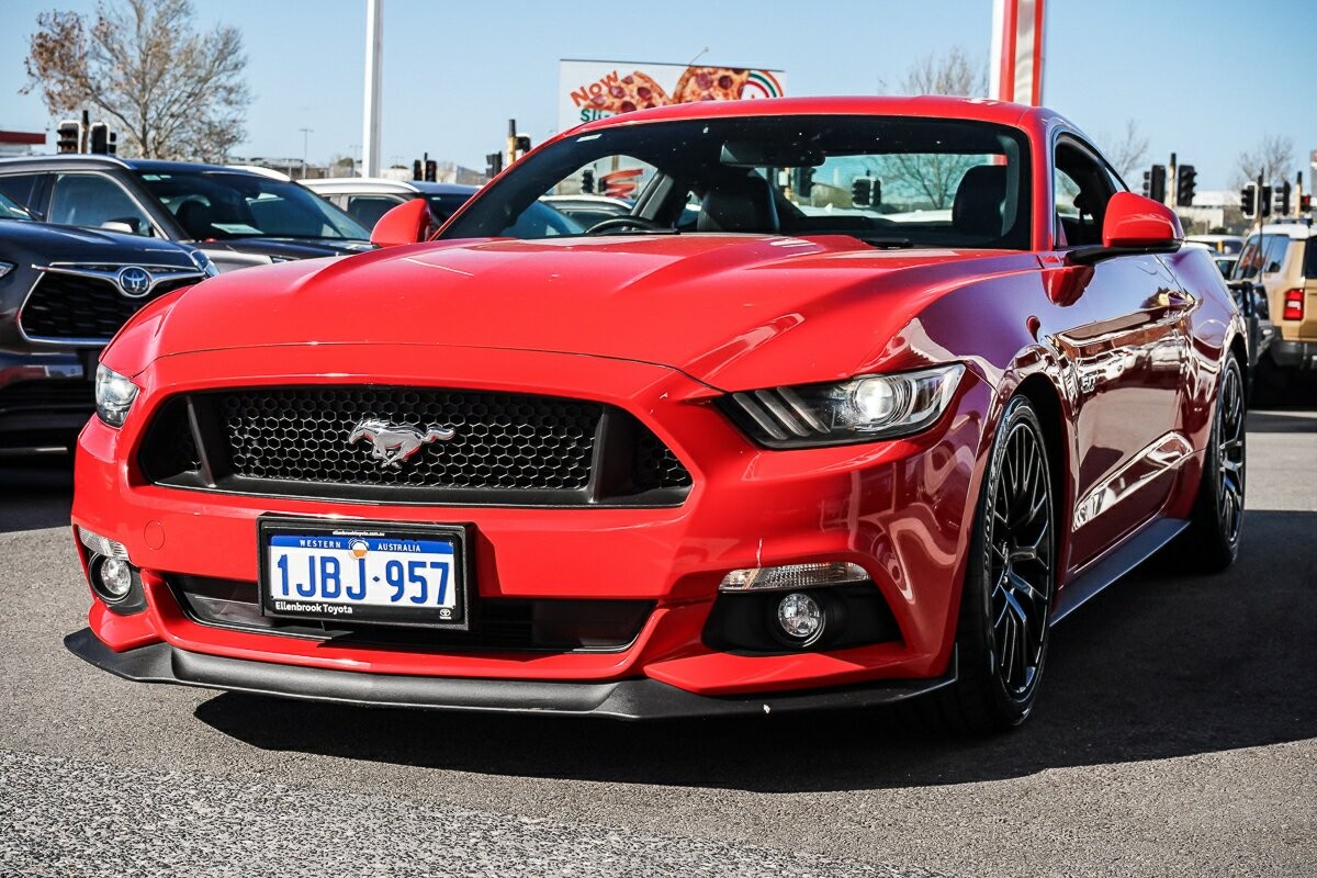 Ford Mustang image 4
