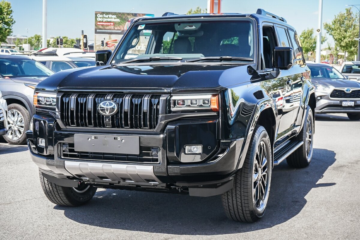 Toyota Landcruiser Prado image 4