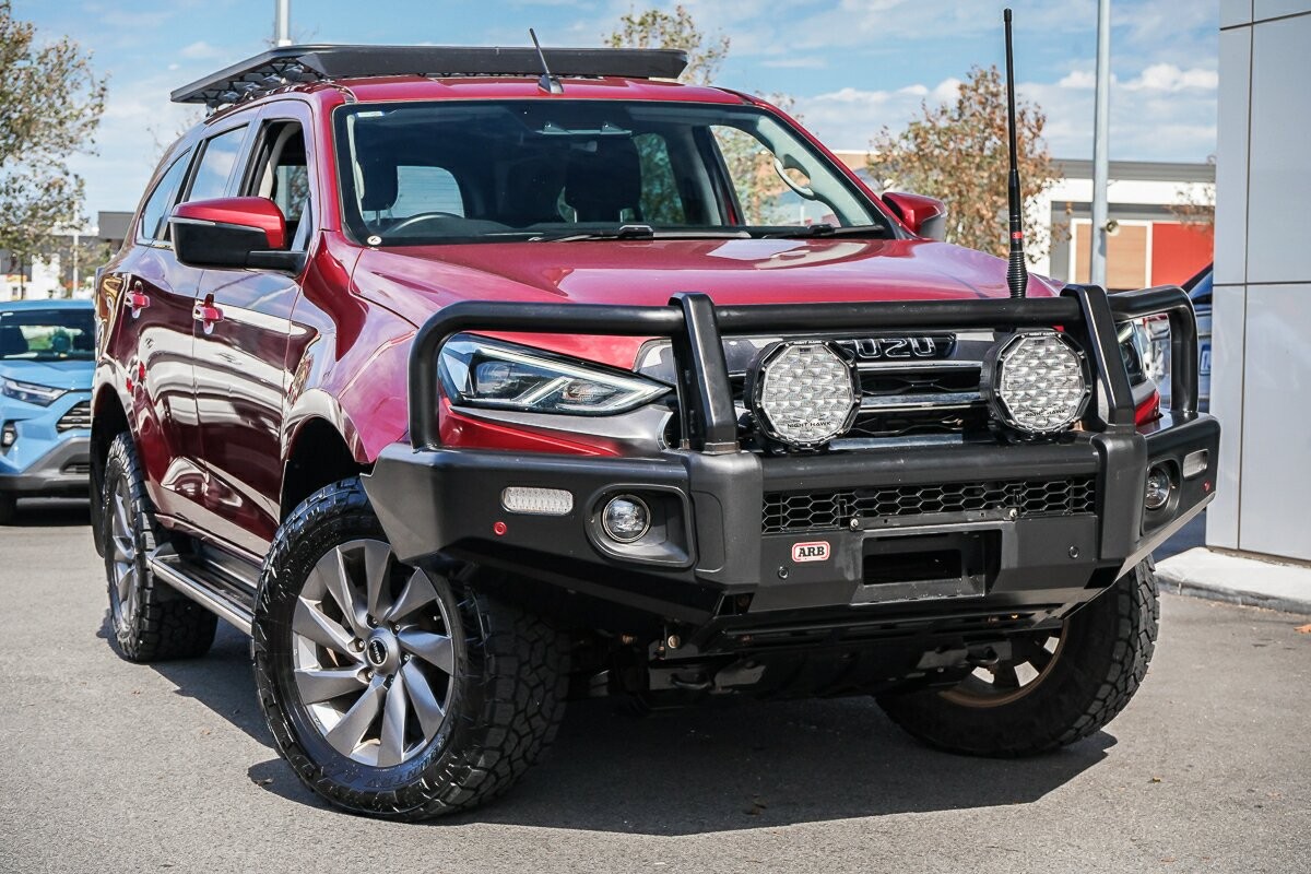 Isuzu Mu-x image 1
