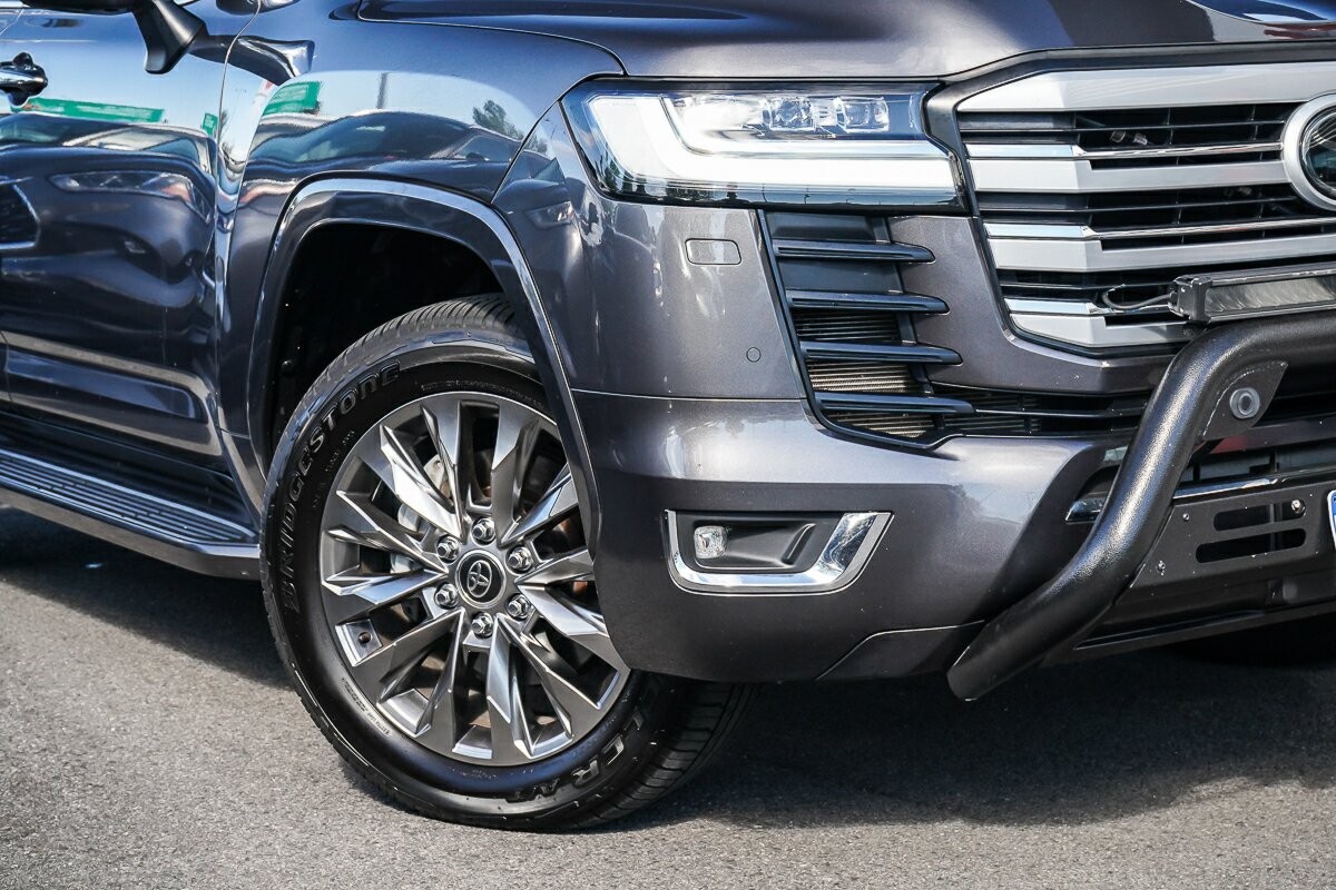 Toyota Landcruiser image 2