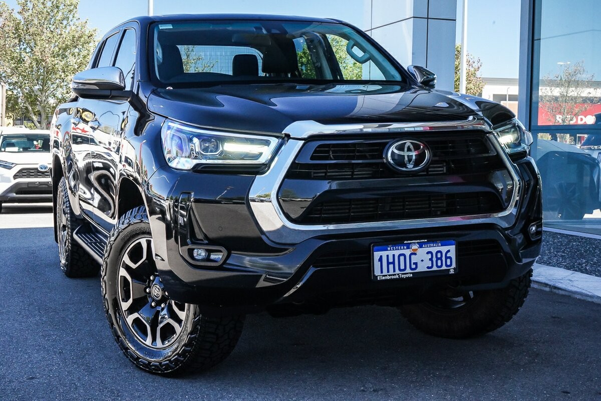 Toyota Hilux image 1