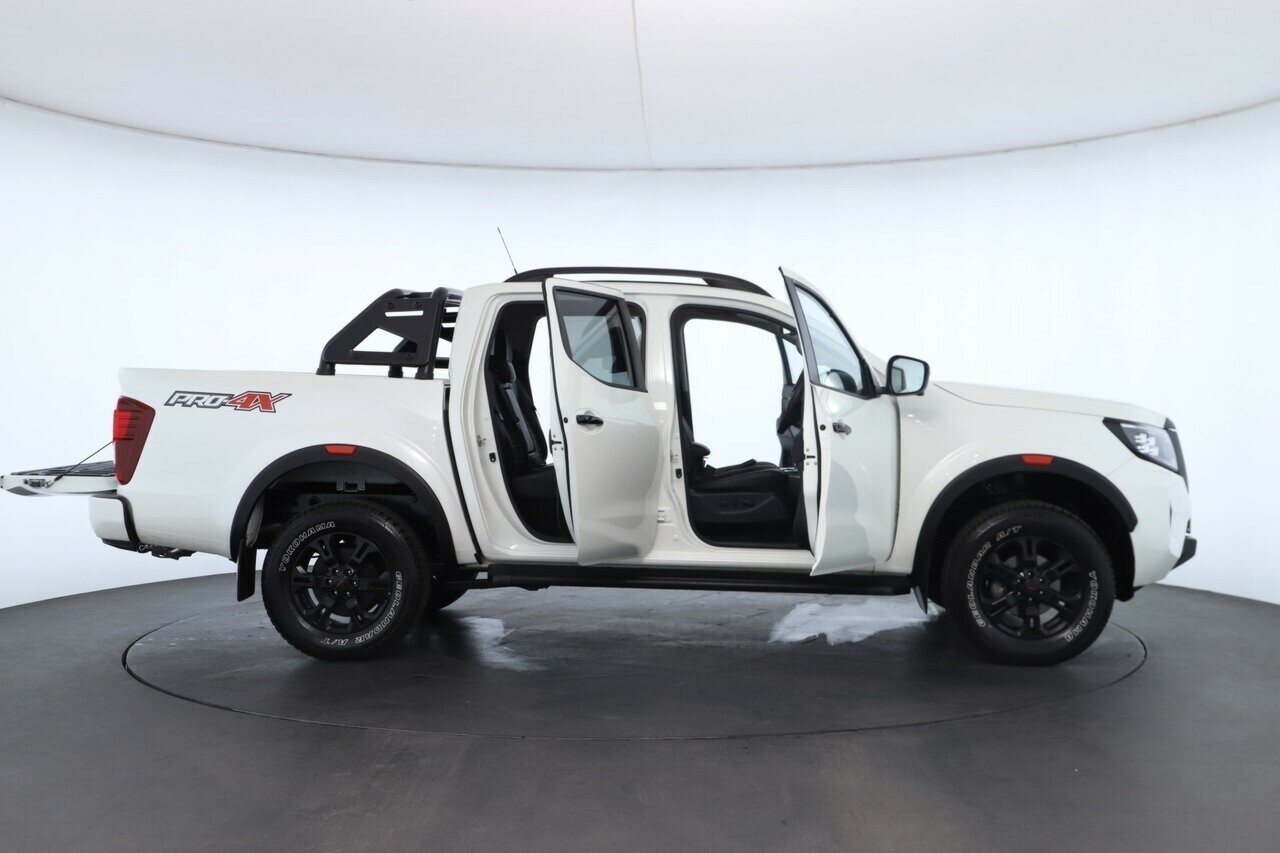 Nissan Navara image 2