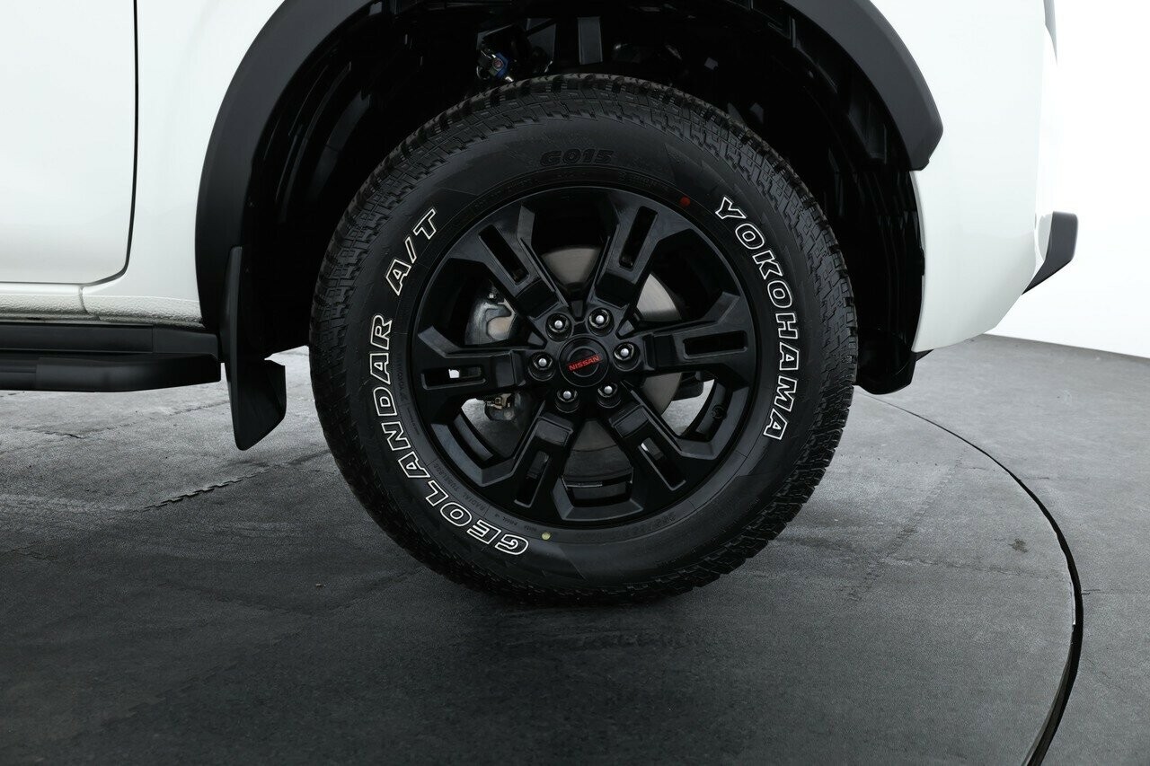 Nissan Navara image 4