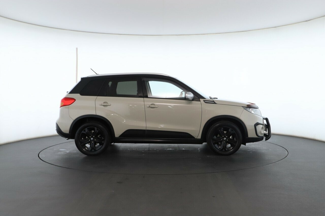 Suzuki Vitara image 3