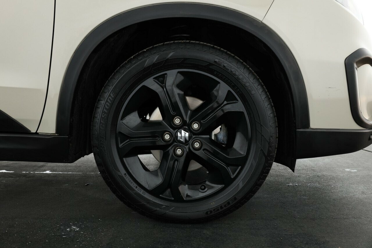 Suzuki Vitara image 4