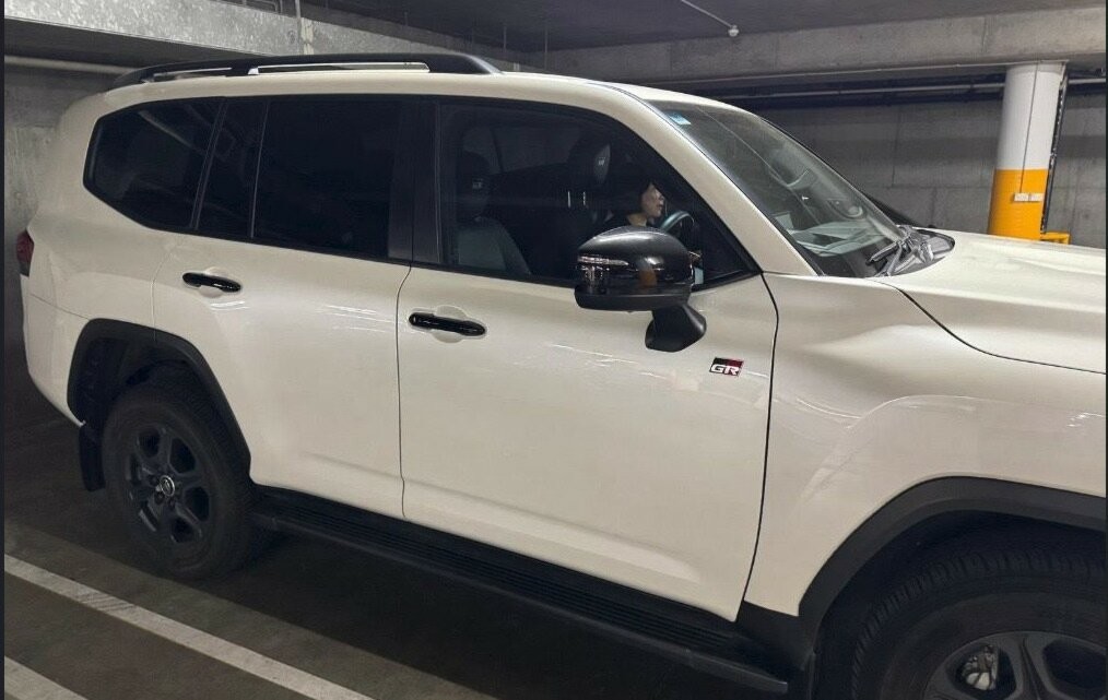 Toyota Landcruiser image 2