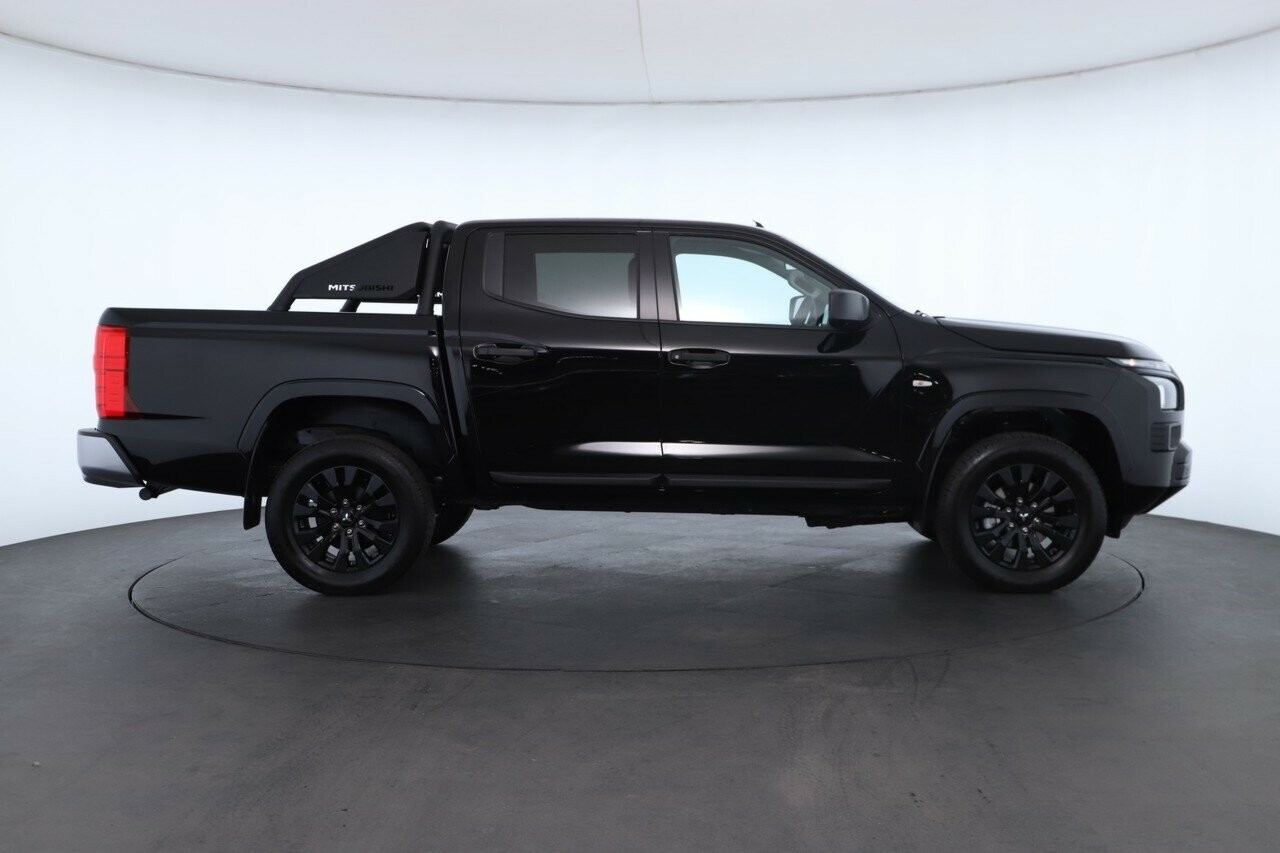 Mitsubishi Triton image 3