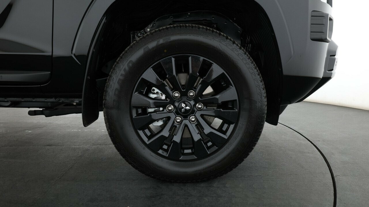 Mitsubishi Triton image 4
