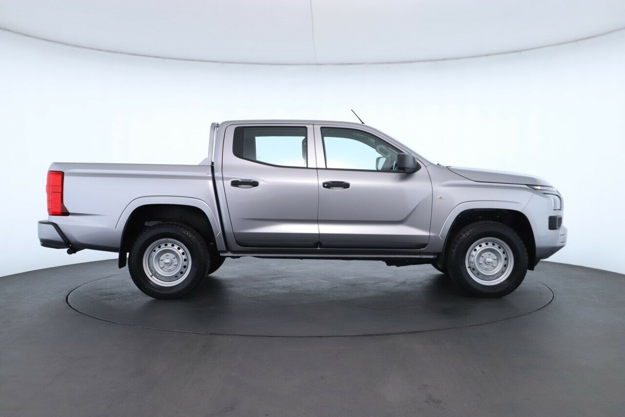 Mitsubishi Triton image 3