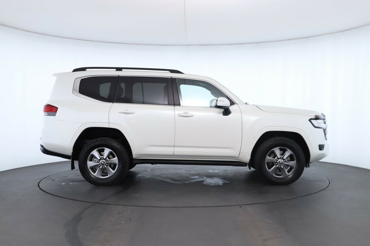 Toyota Landcruiser image 3