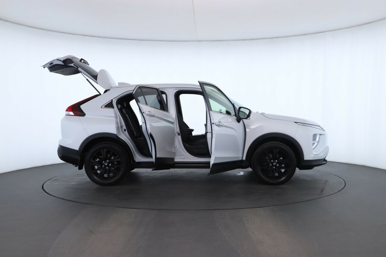 Mitsubishi Eclipse Cross image 2