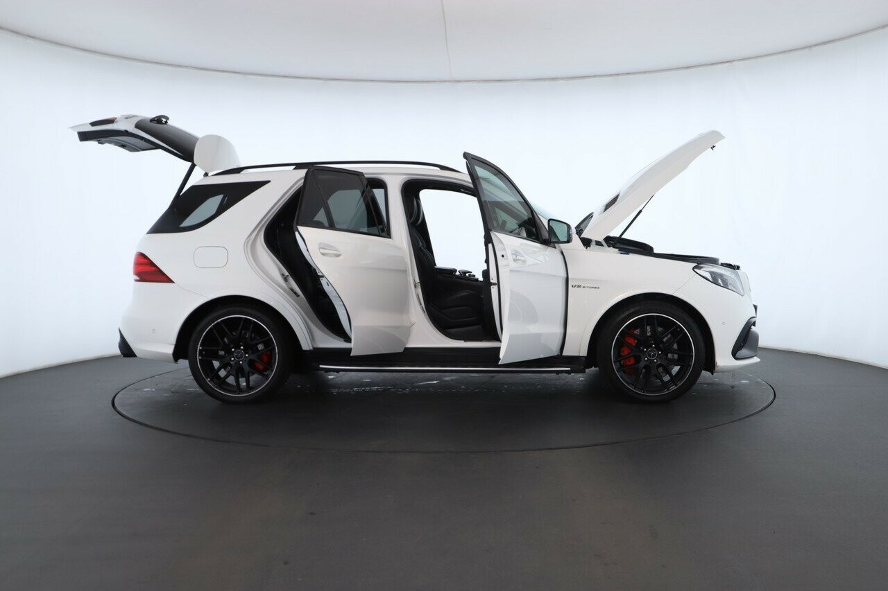 Mercedes Benz Gle-class image 2