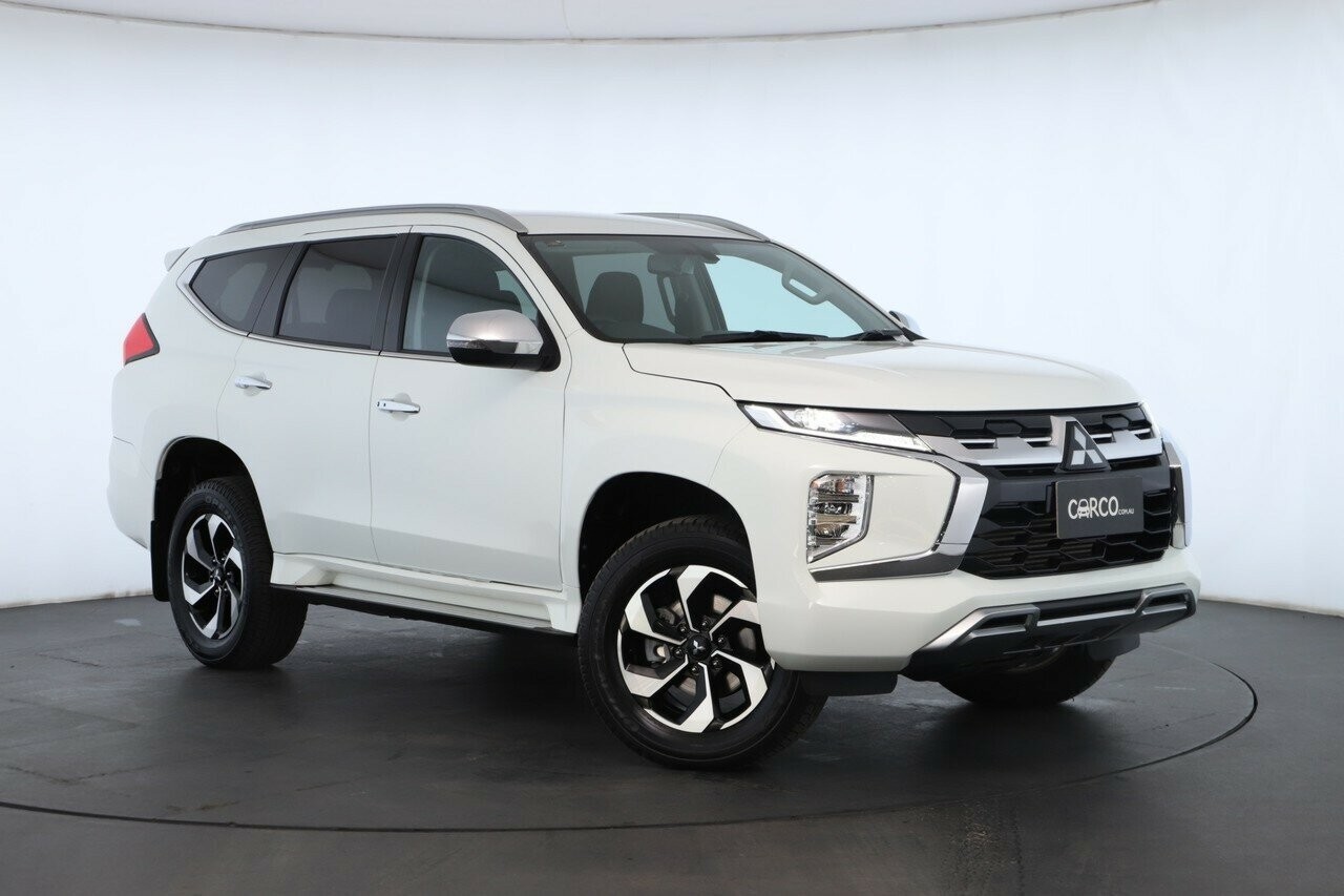 Mitsubishi Outlander image 1