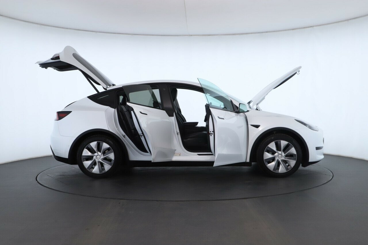 Tesla Model Y image 2