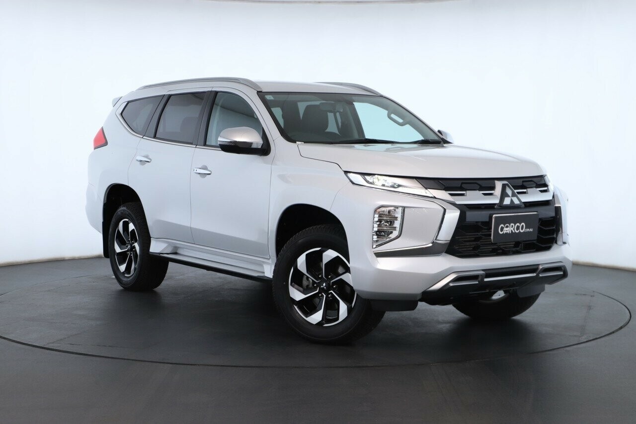 Mitsubishi Pajero Sport image 1