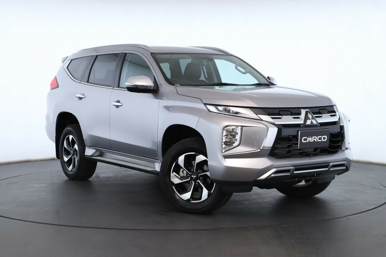 Mitsubishi Pajero Sport image 1
